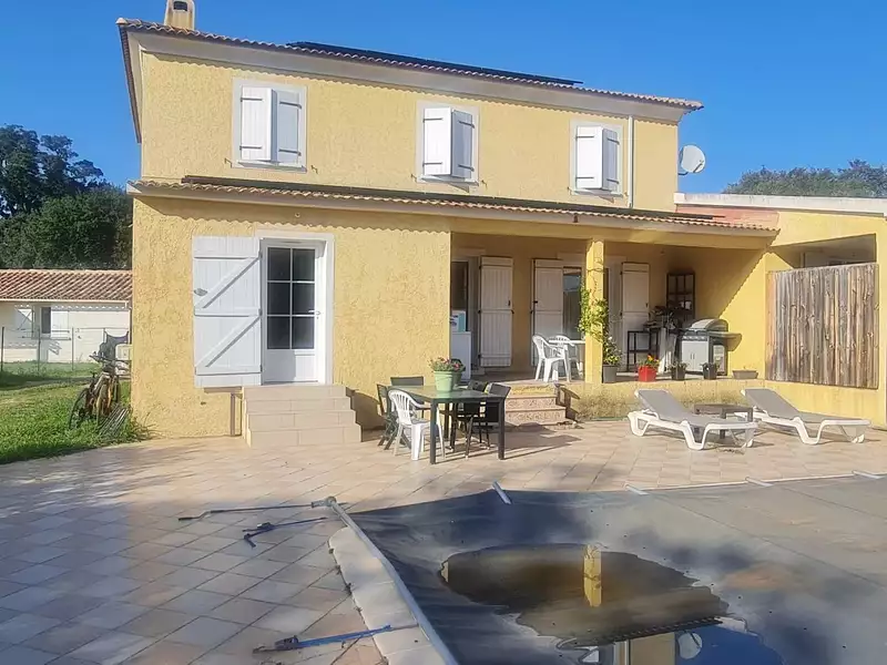 Maison, 215 m²