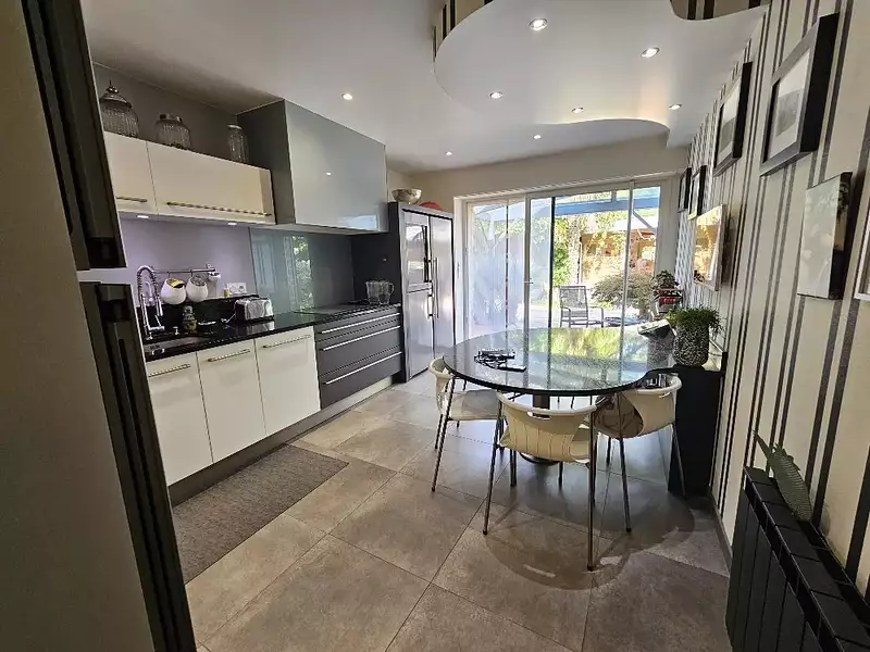 Maison, 187 m²