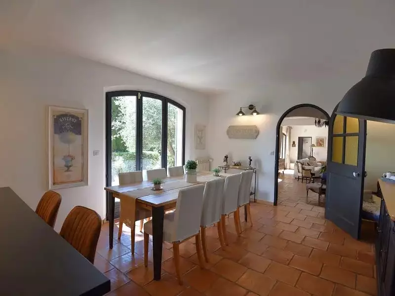 Maison, 196 m²
