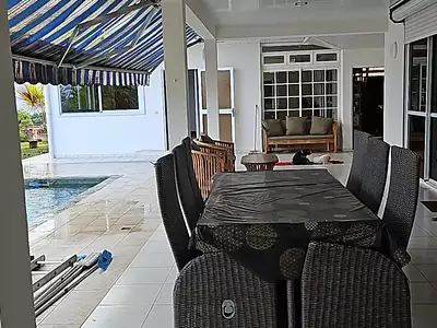 Maison, 280 m²