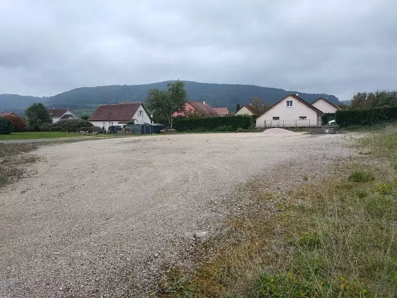 Terrain, 1 823 m²