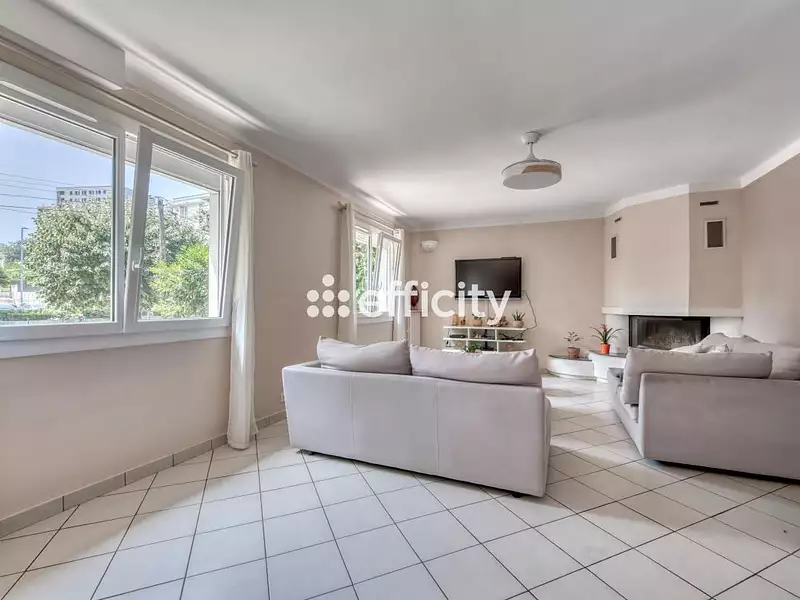 Maison, 165 m²