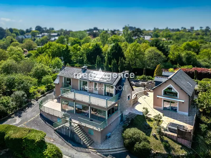 Maison, 254 m²