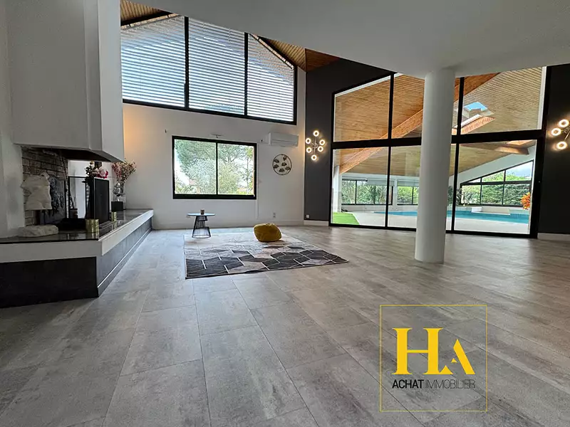 Maison, 320 m²