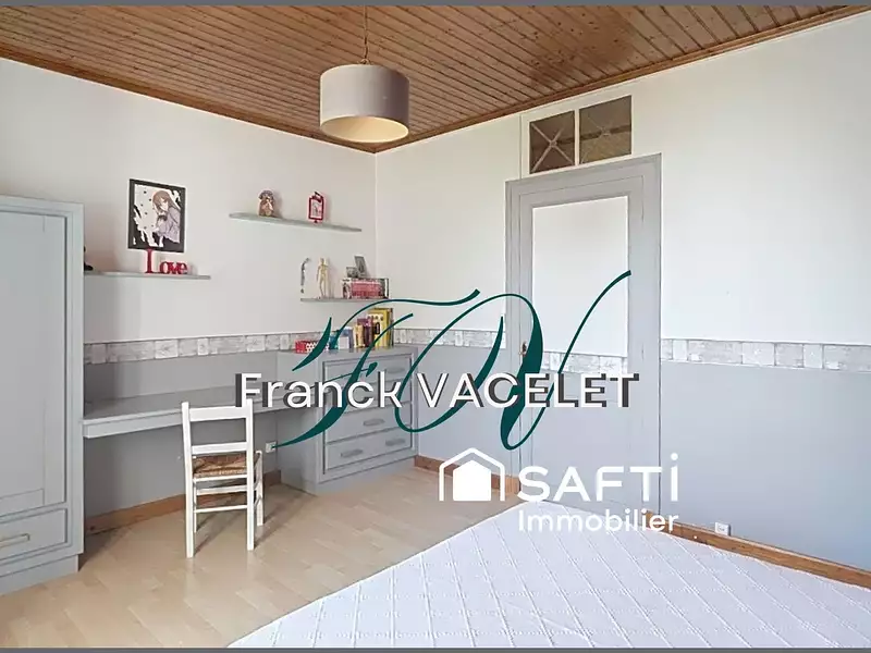 Maison, 260 m²