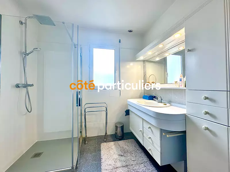 Maison, 222 m²