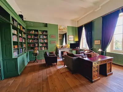 Maison, 1 100 m²