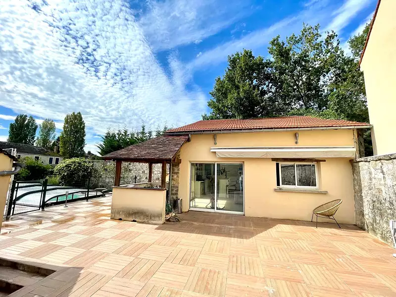 Maison, 235 m²