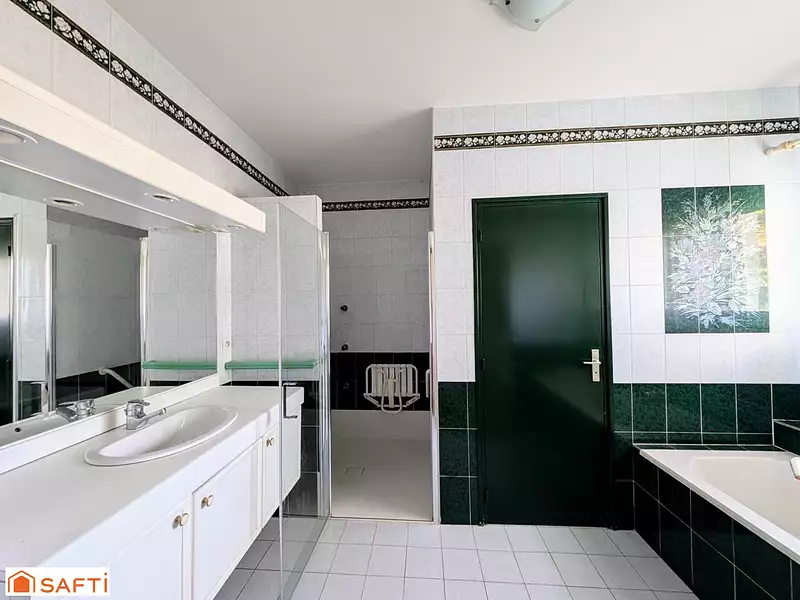 Maison, 181 m²