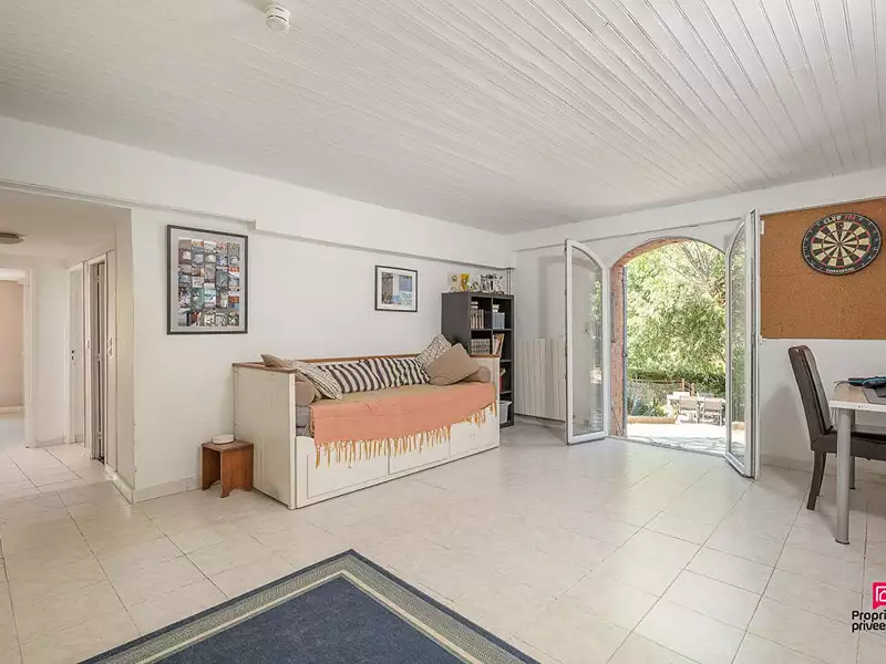 Maison, 196 m²
