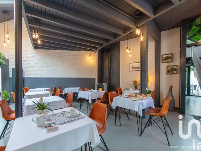 Immeuble, 305 m²