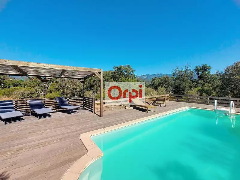 Maison, 176 m²