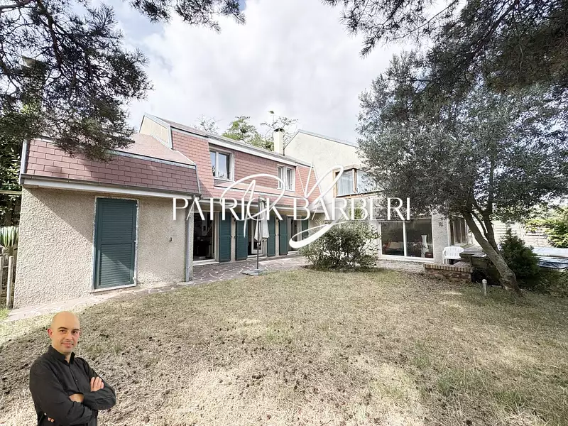 Maison, 254 m²