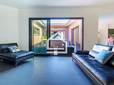 Maison, 250 m²