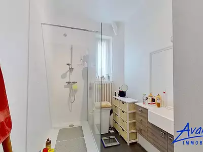 Immeuble, 698 m²