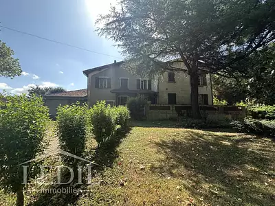 Maison, 225 m²