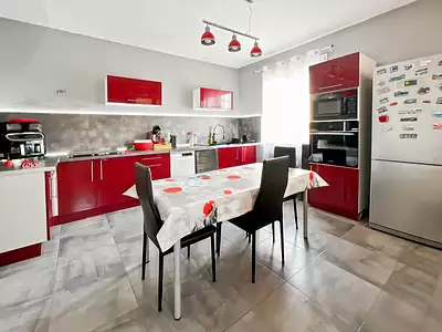 Maison, 225 m²