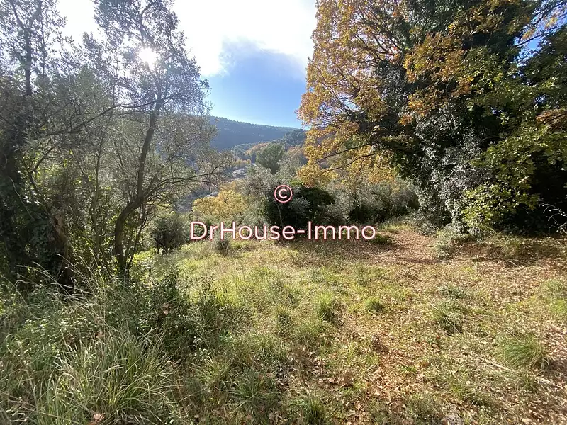 Terrain, 1 675 m²