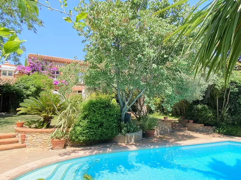 Maison, 240 m²