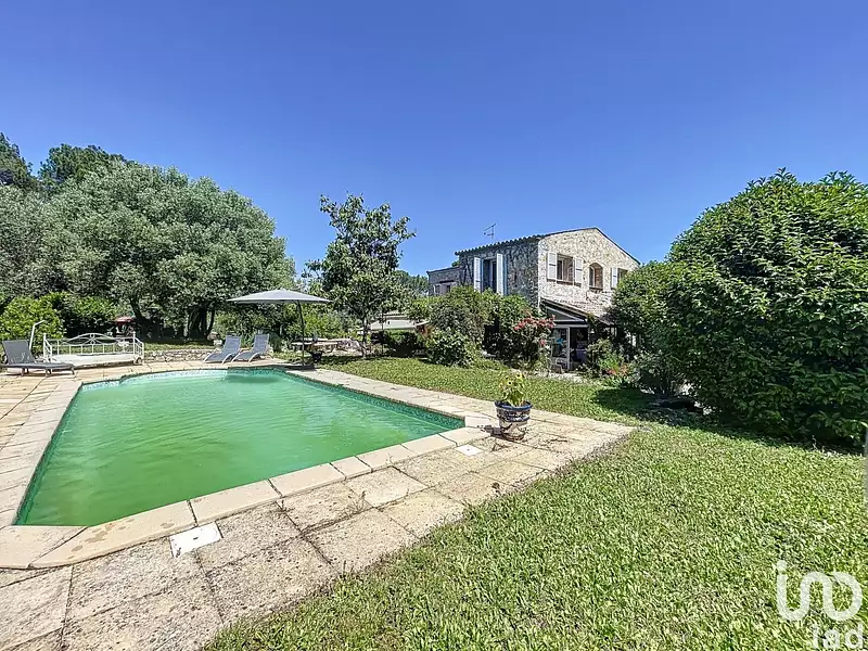 Maison, 166 m²
