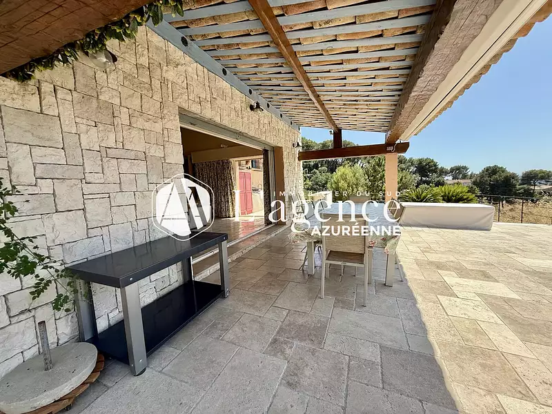 Maison, 230 m²
