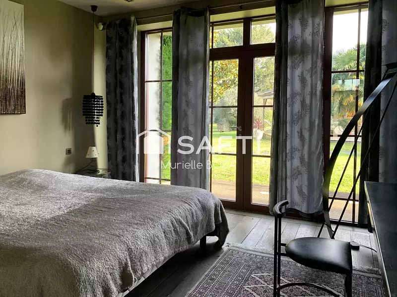 Maison, 748 m²