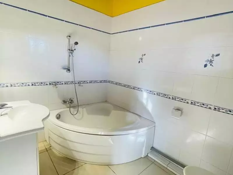 Maison, 183 m²