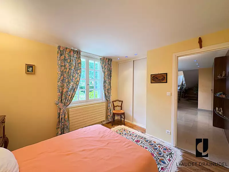 Maison, 244 m²
