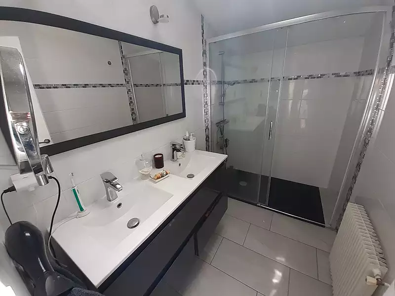 Maison, 215 m²