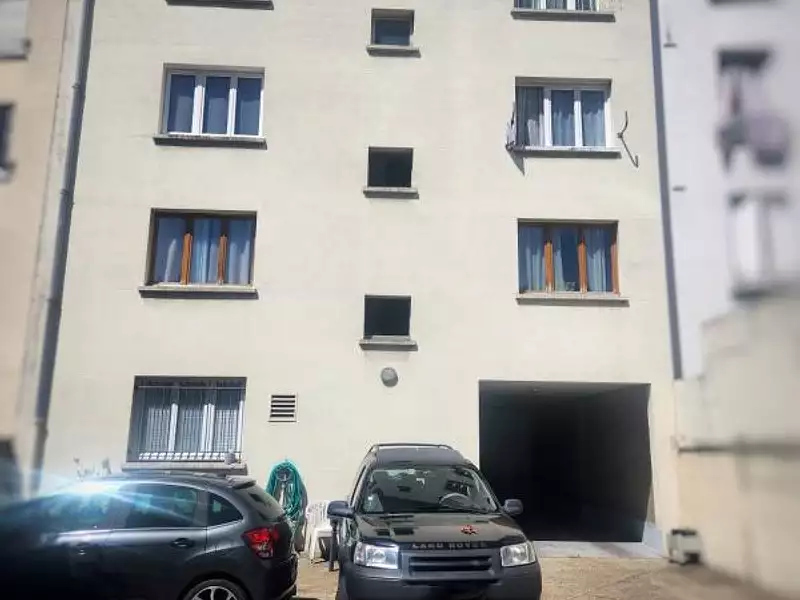 Immeuble, 351 m²