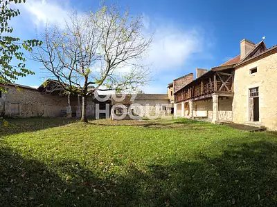 Maison, 1 084 m²