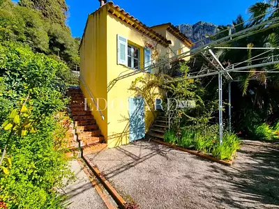 Maison, 818 m²