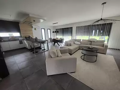 Maison, 204 m²