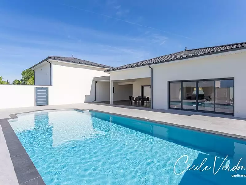 Maison, 281 m²