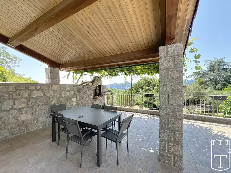 Maison, 640 m²