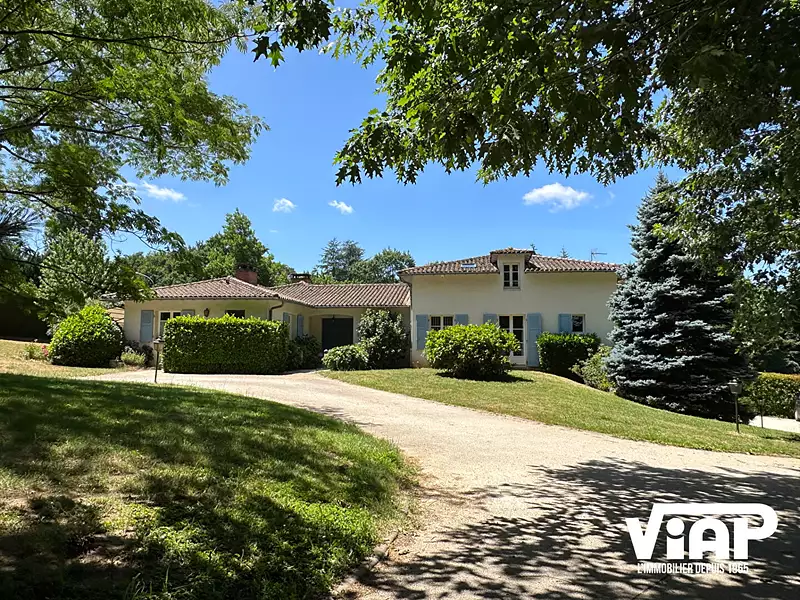 Maison, 360 m²
