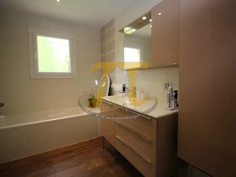 Maison, 105 m²