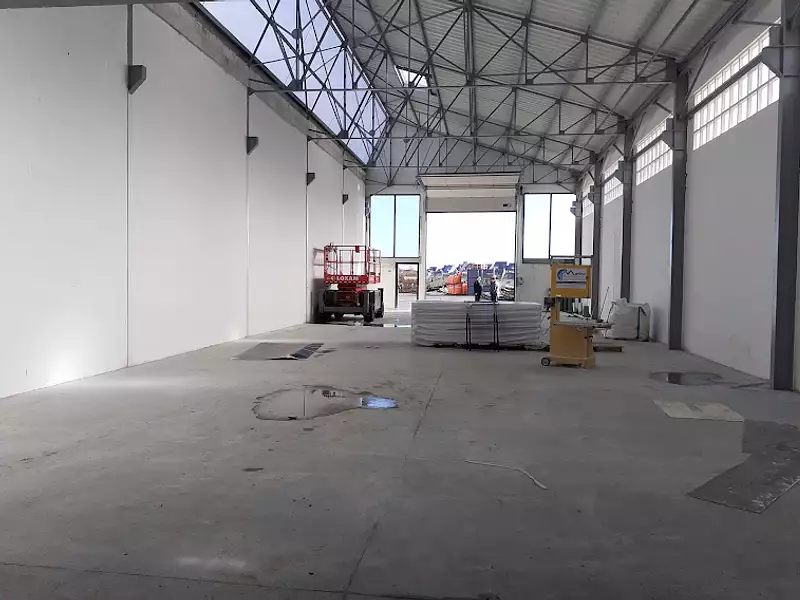 Divers, 300 m²