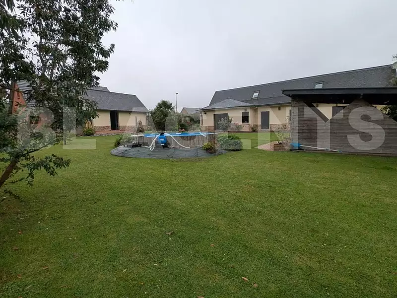 Maison, 165 m²