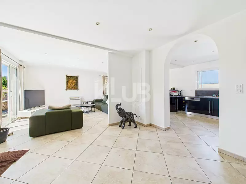 Maison, 167 m²