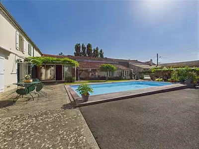 Maison, 225 m²
