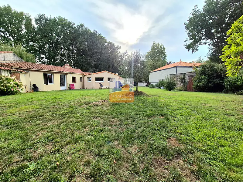 Maison, 166 m²