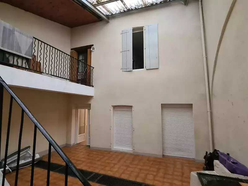 Immeuble, 319 m²