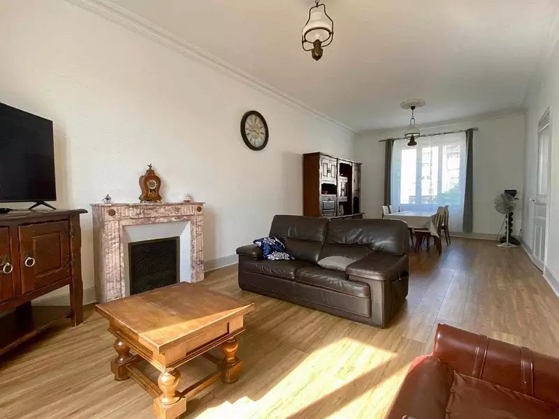 Maison, 196 m²