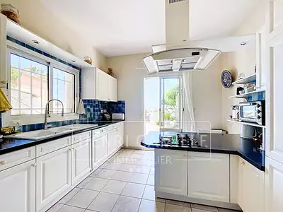 Maison, 230 m²