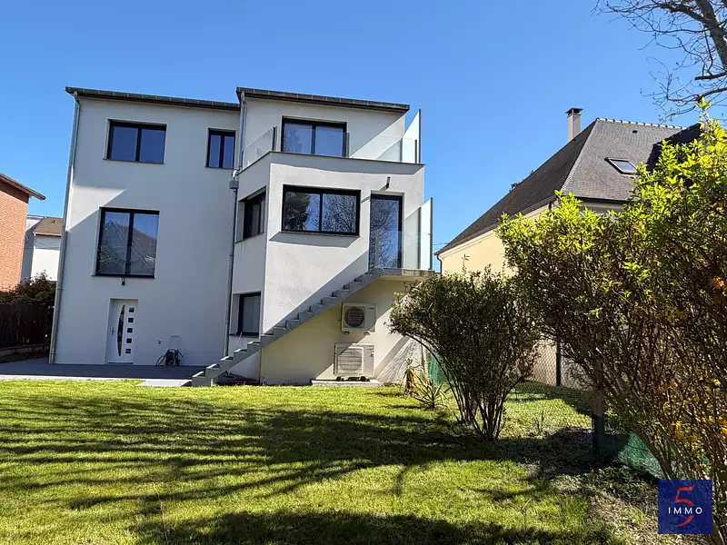 Maison, 195 m²