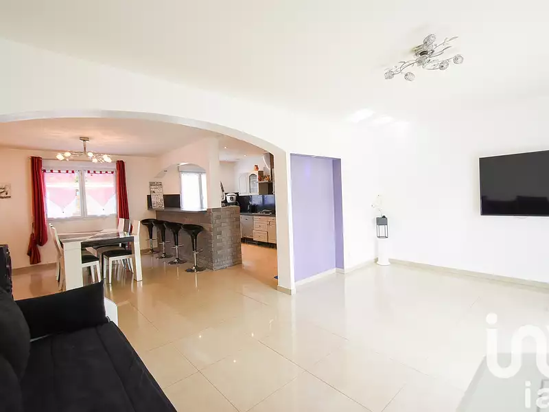 Maison, 196 m²