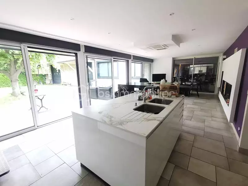 Maison, 200 m²