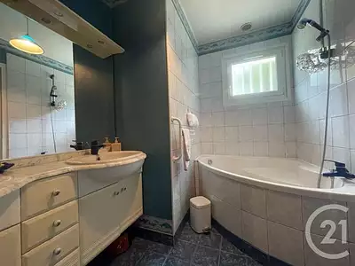 Maison, 225,8 m²
