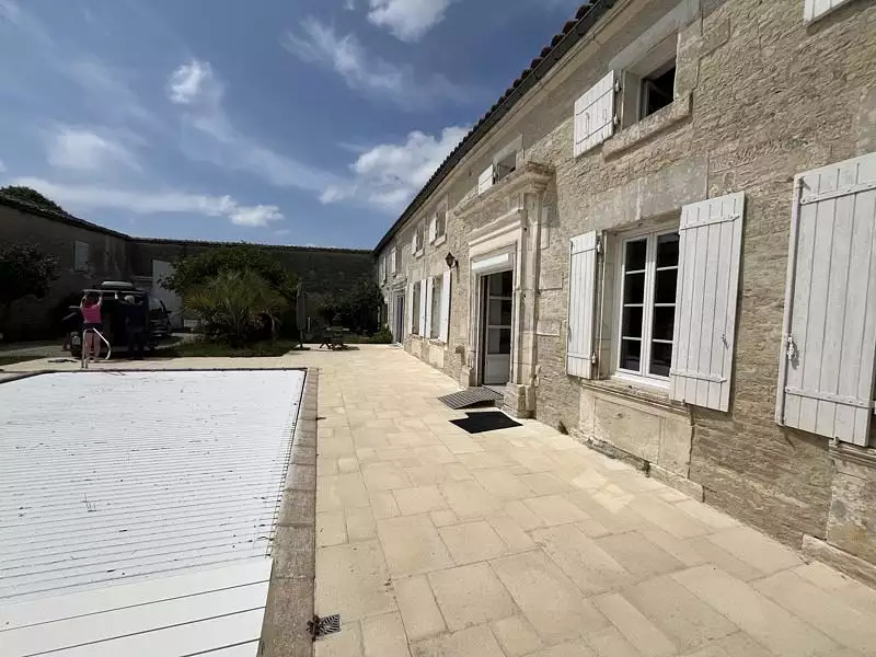 Maison, 220 m²